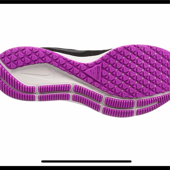 Mens Air Zoom Pegasus 35 Shield Running Shoes - Picture 4 of 8